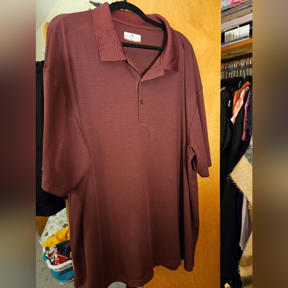 Golf polo shirt maroon